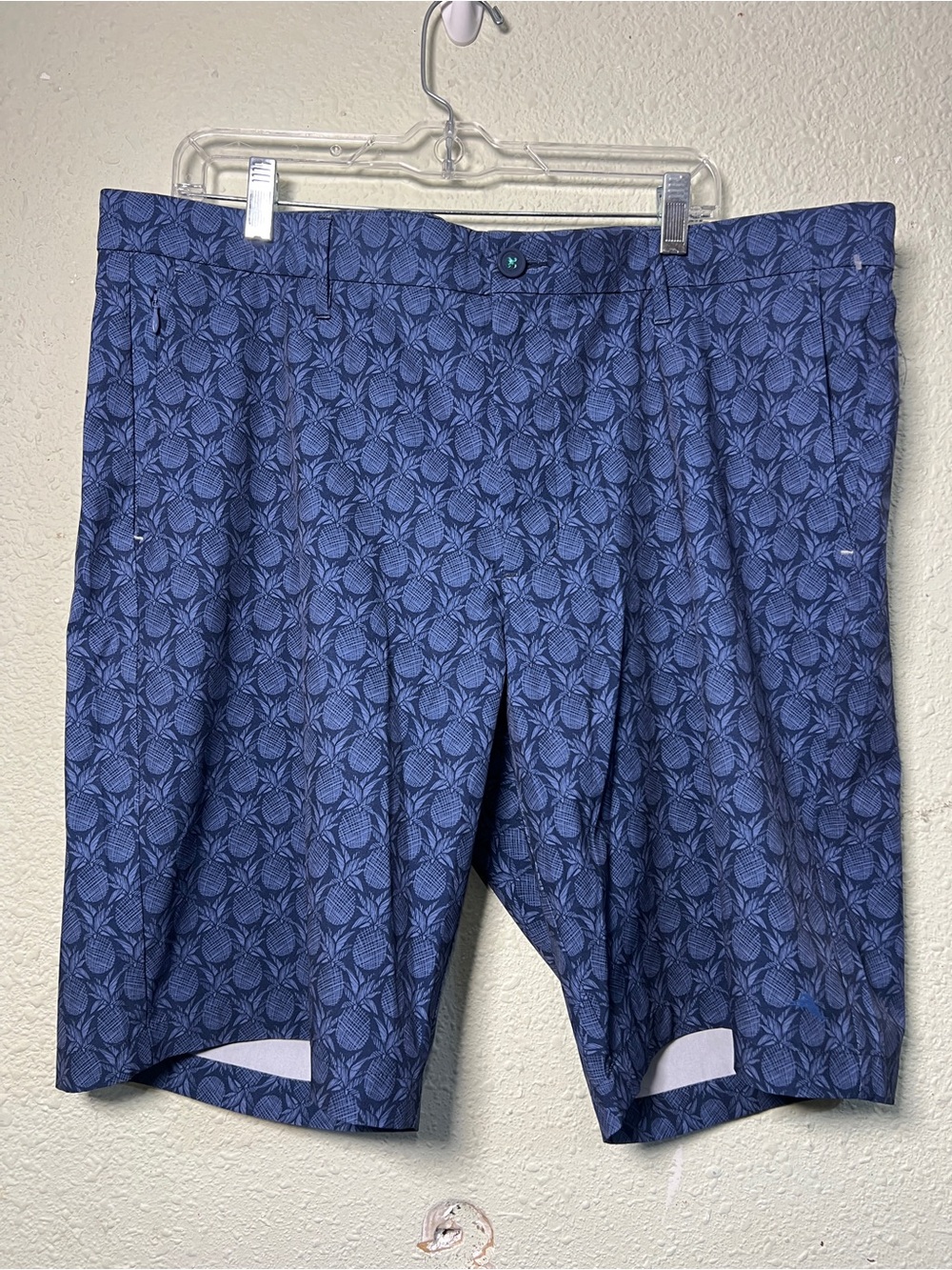 Tommy Bahama Shorts Mens 40 Blue Flat Front Stretch Pineapple Golf Hawaiian